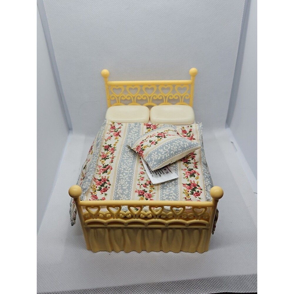 Caring Corners Dollhouse PARENTS BED Double W/ Throw Pillow 2007 Learning Curve